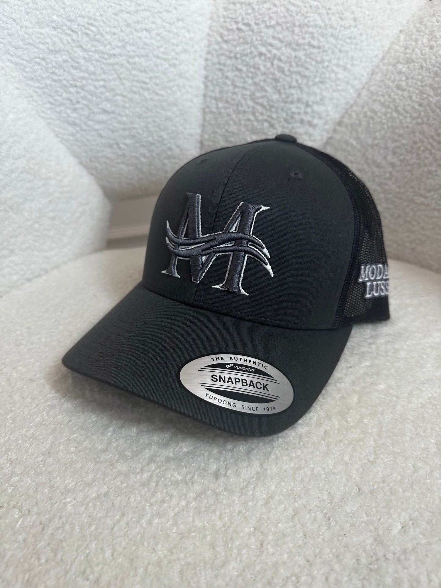 MODA DI LUSSO Signature Snapback Cap