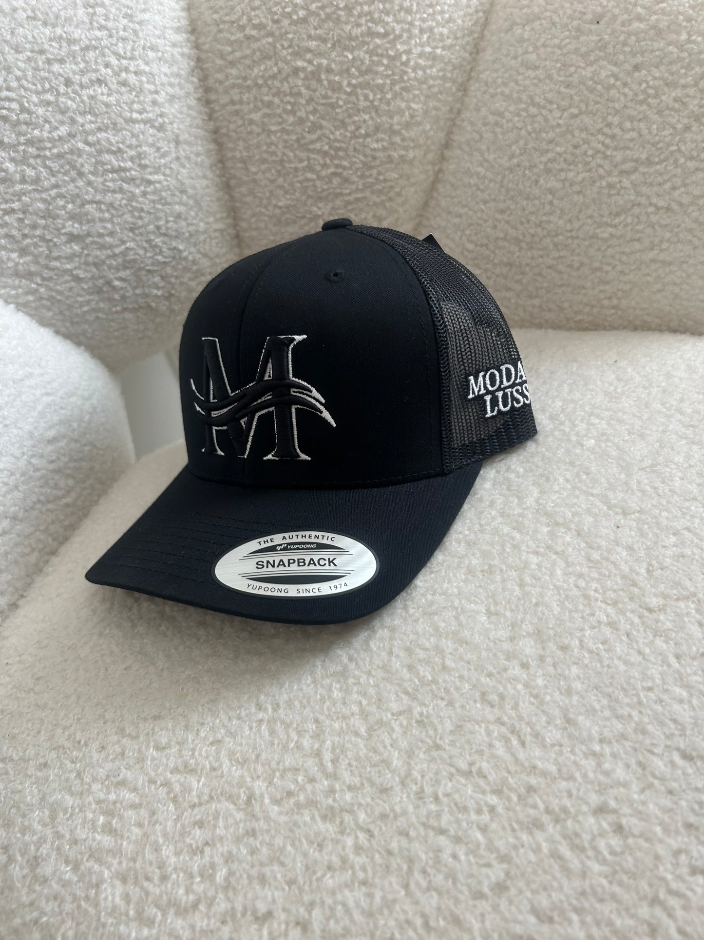 MODA DI LUSSO Signature Snapback Cap