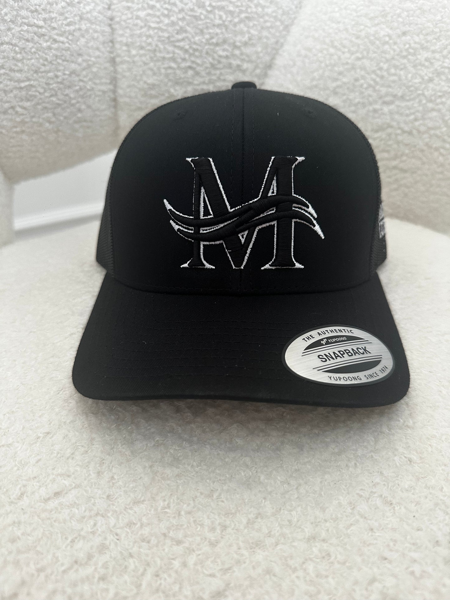 MODA DI LUSSO Signature Snapback Cap