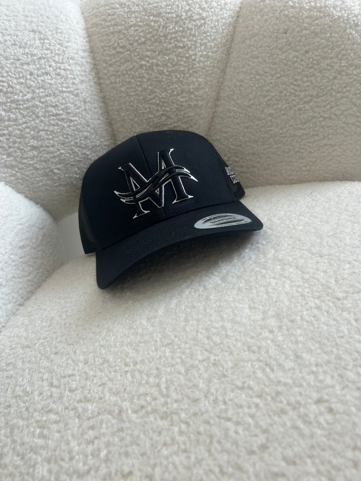 MODA DI LUSSO Signature Snapback Cap