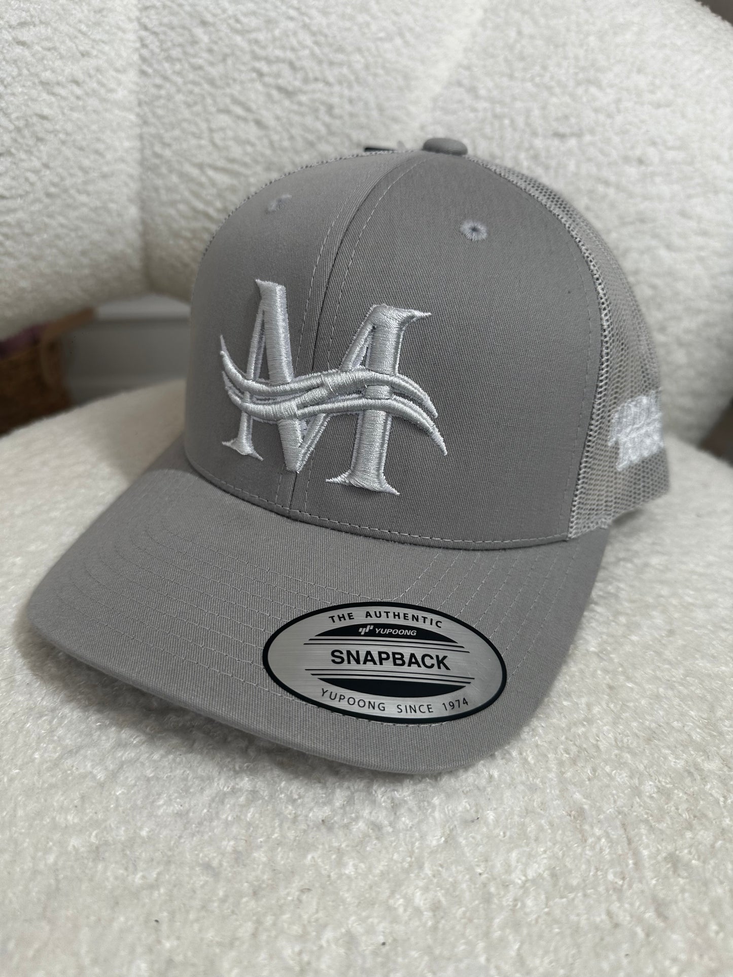 MODA DI LUSSO Signature Snapback Cap