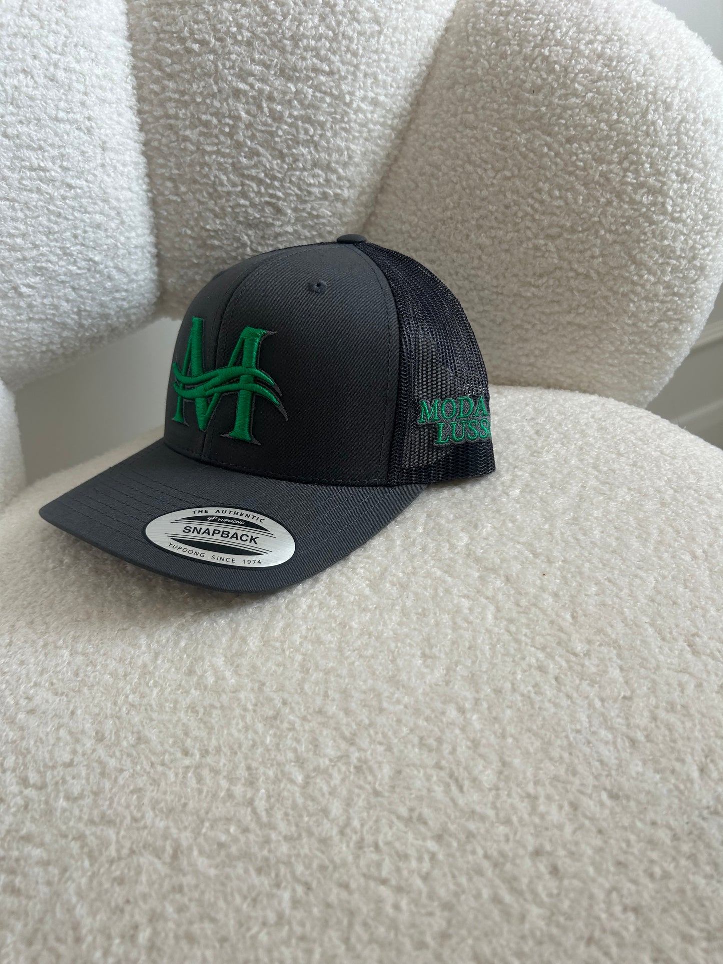 MODA DI LUSSO Signature Snapback Cap